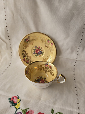 Vintage Aynsley Cup & Saucer Bone China Floral Buttery Yellow Gold Gilt Set 