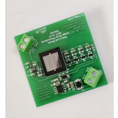 Very Low Noise Large Area Photodiode Amplifier Module with Silicon Photocell