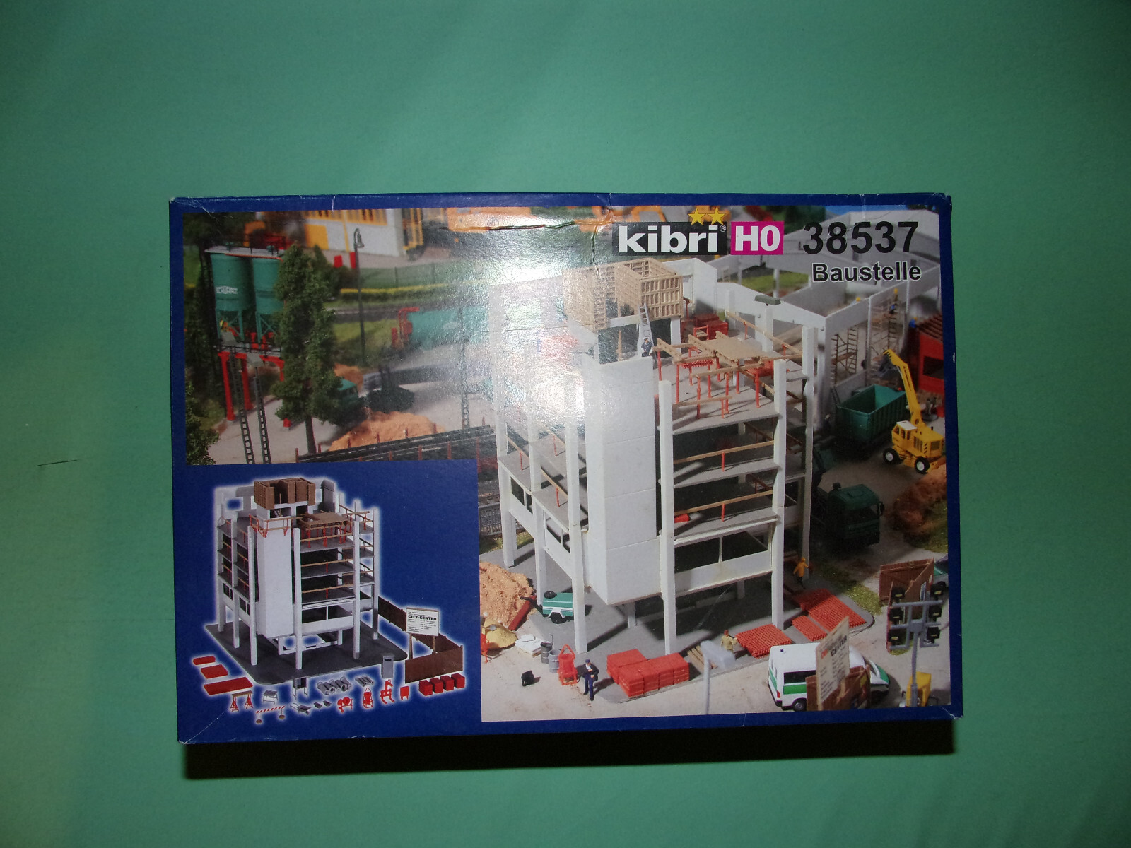Maquette Kibri 38537 immeuble en chantier de haute précision