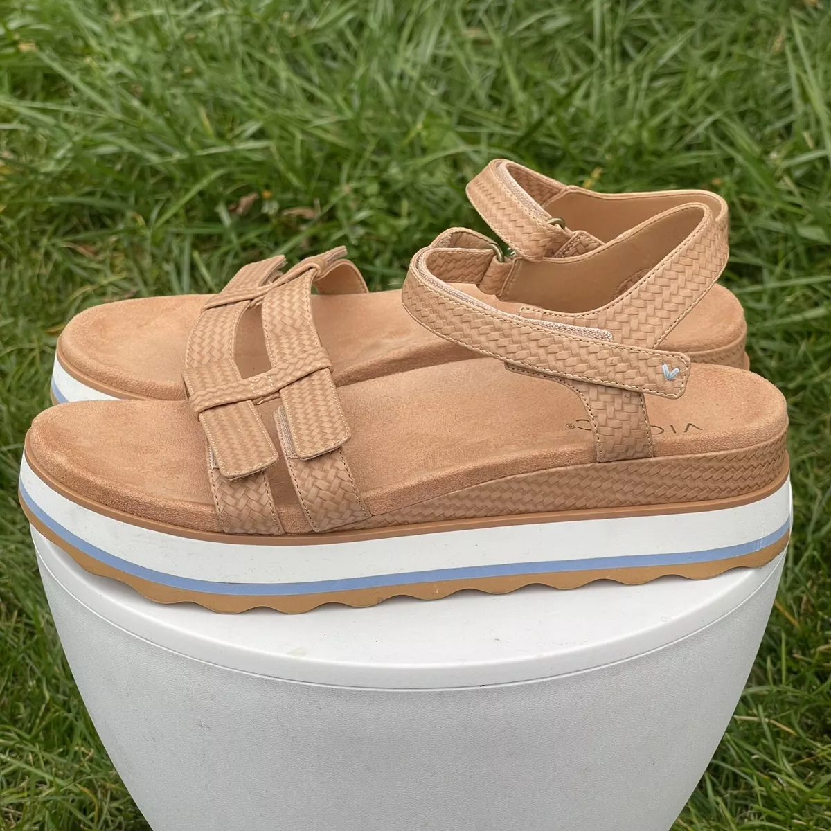 Vionic platform shop leather sandals