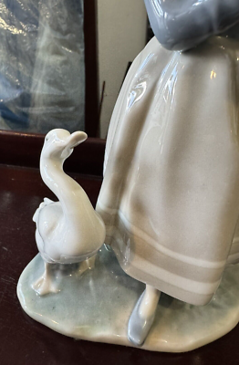 RARE LLADRO PORCELAIN LADY WITH GEESE CHICKS | eBay