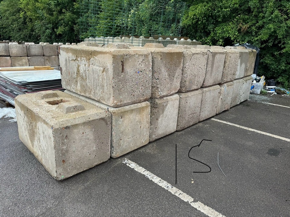 Concrete Interlocking Kelly Kentledge Blocks Retaining Wall HGV MOT ...