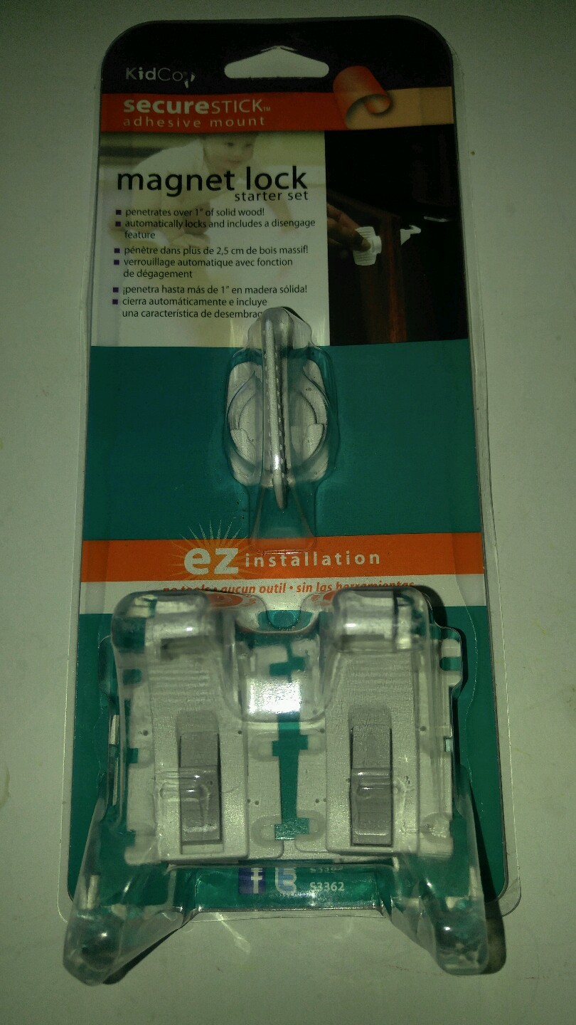 Kidco Adhesive Mount Locks Matttroy