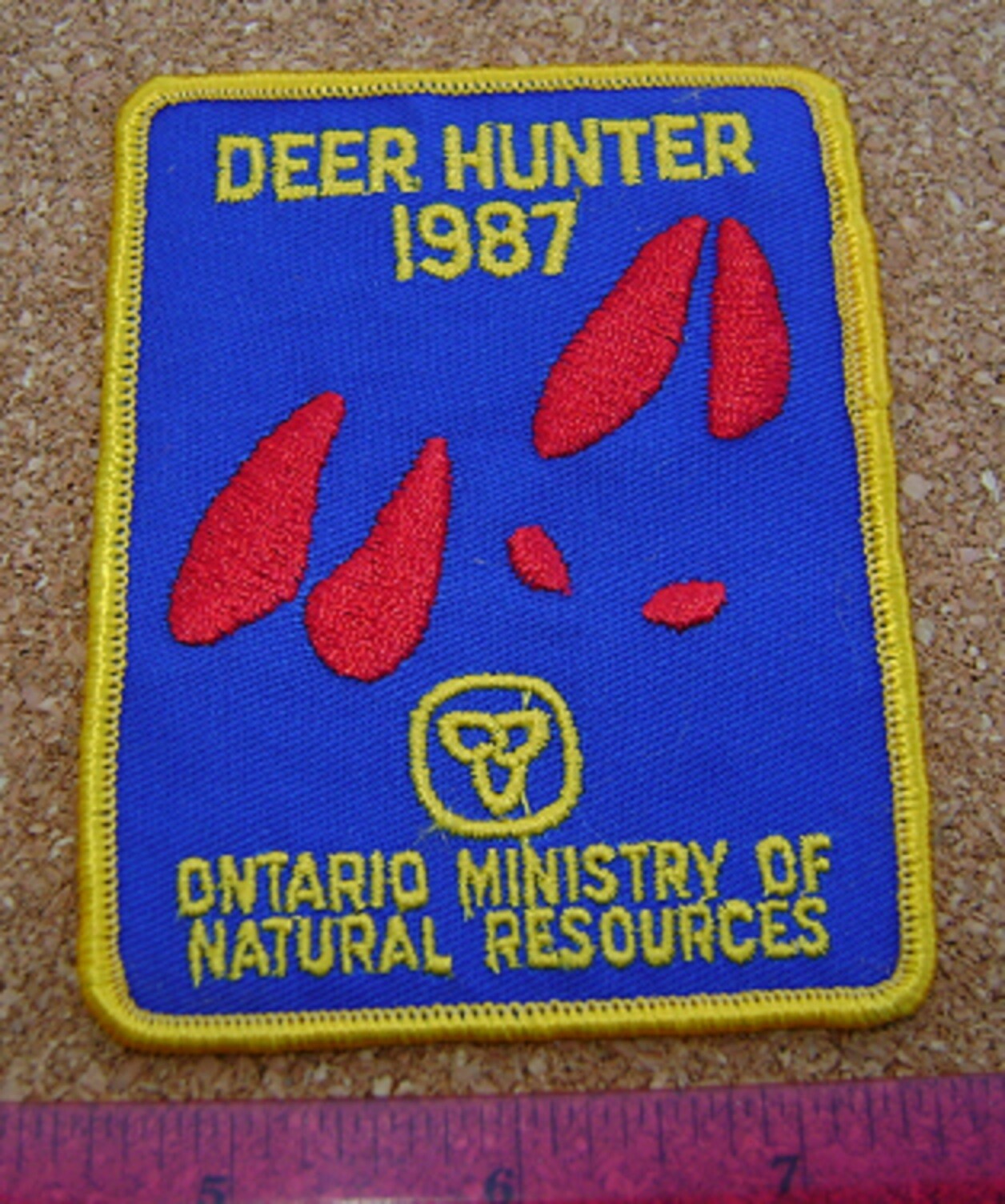 1987 ONTARIO MNR DEER HUNTING PATCH bear,moose,elk,hunter,canadian
