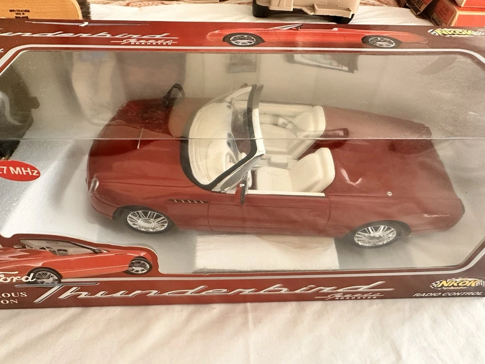 VTG 2001 NKOK 1:16 Ford Thunderbird Red Sports Roadster Radio Control Sealed - Image 3 of 4