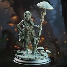 DM Stash Miniatures Female Halfling Druid Spellcaster DnD Fantasy RPG D&D 32mm