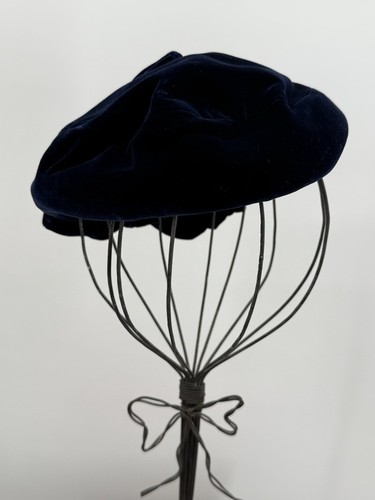 Lot Of 3 Vintage Ladies Velvet Berets Black B Forman, Green Velvet, Navy Blue - Picture 15 of 24