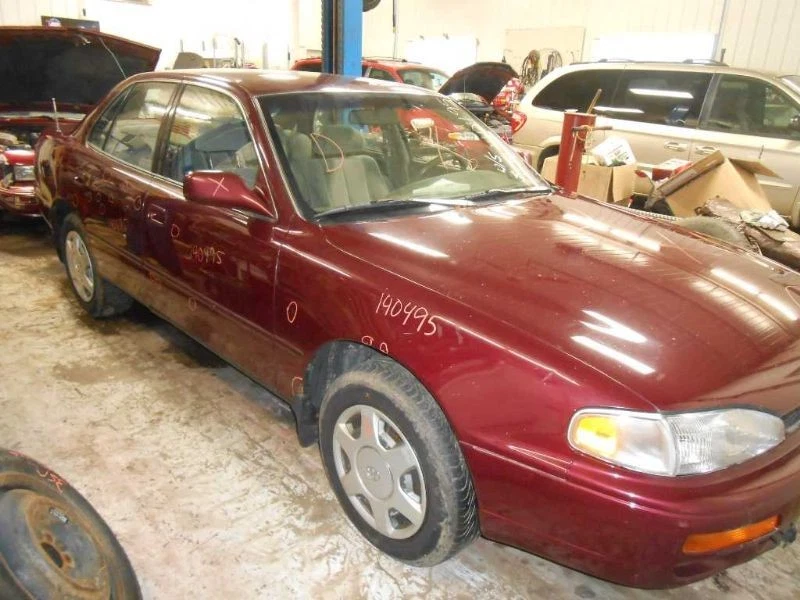 (LOCAL PICKUP ONLY) Trunk/Hatch/Tailgate Coupe Without Spoiler Fits 95-96 CAMRY  - Image 3 of 4