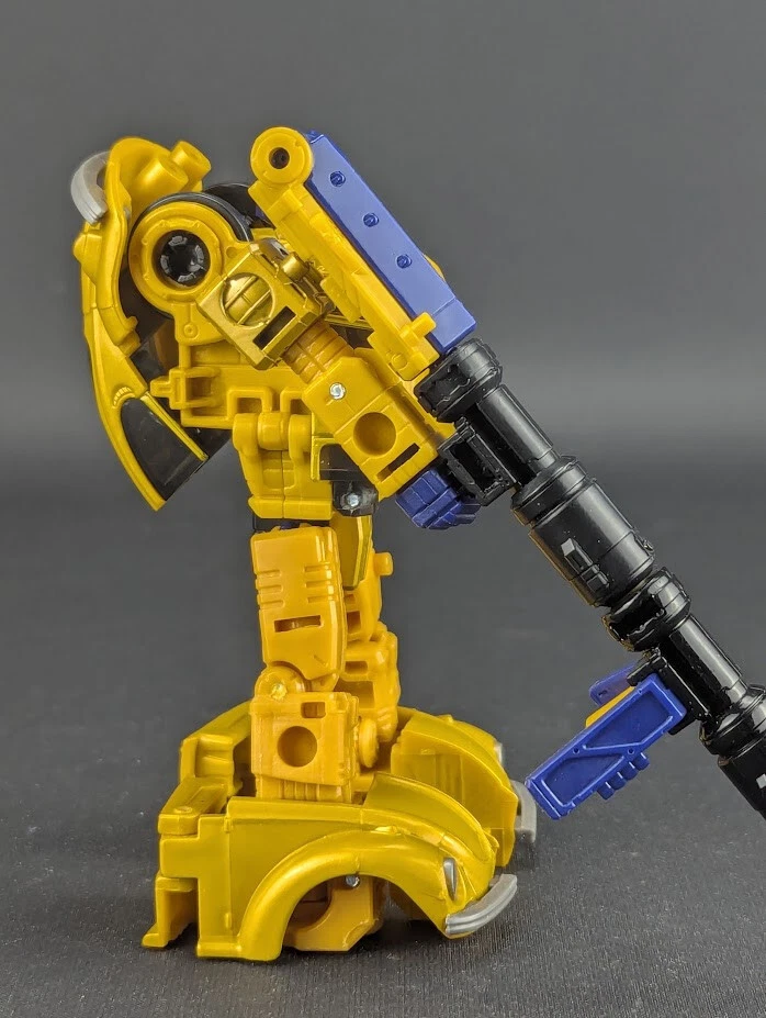 Transformers Legacy Goldbug complete Buzzworthy Bumblebee Creatures Collide - Image 4 of 4