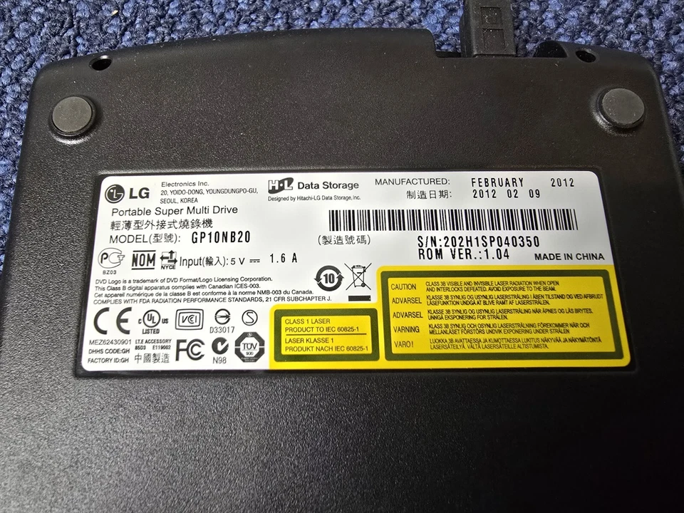LG GP10 Portátil Externo Super Multi Unidad 8X DVD+-RW CD-R PC Mac USB 2.0 Foto 4 de 4