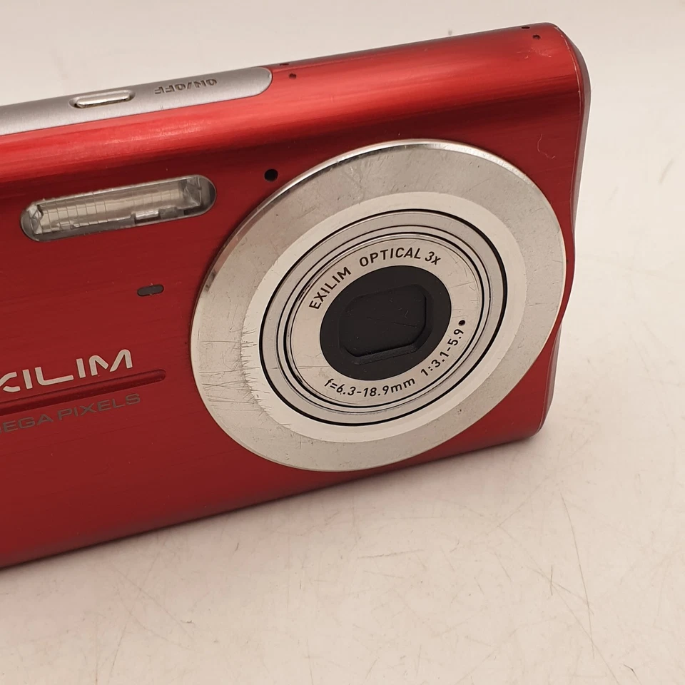 Casio Exilim 7.2 MP Red Digital Camera EX Z75 Bundle - 2gb SD, Battery - Image 4 of 4