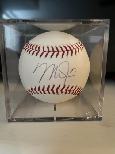 Mike Trout Signed Baseball Global Authentication Certified