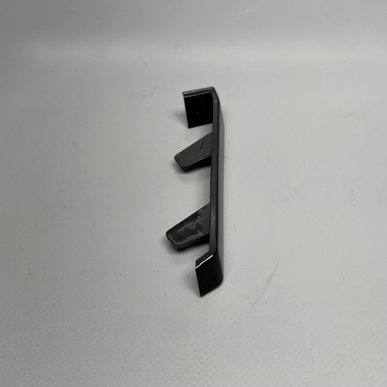 MASERATI GHIBLI FRONT BUMPER PLATE BRACKET 2014 2015 2016 2017 OEM 670098797