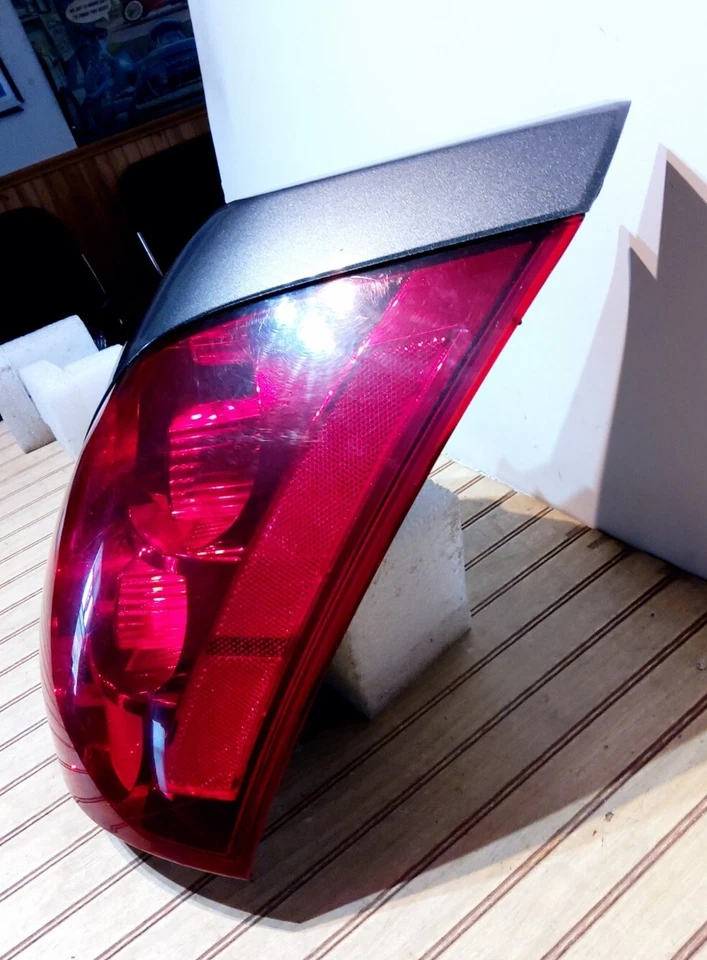 2004-2008 Nissan Maxima Passenger (RH) Tail Light Quarter Panel Mounted OEM - Image 4 of 4