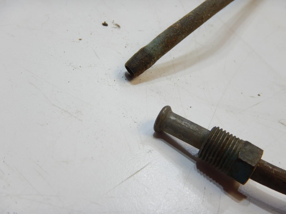 1946-1951 Kaiser Frazer Manhattan 226 carburador tuberías de combustible de gas Foto 3 de 4