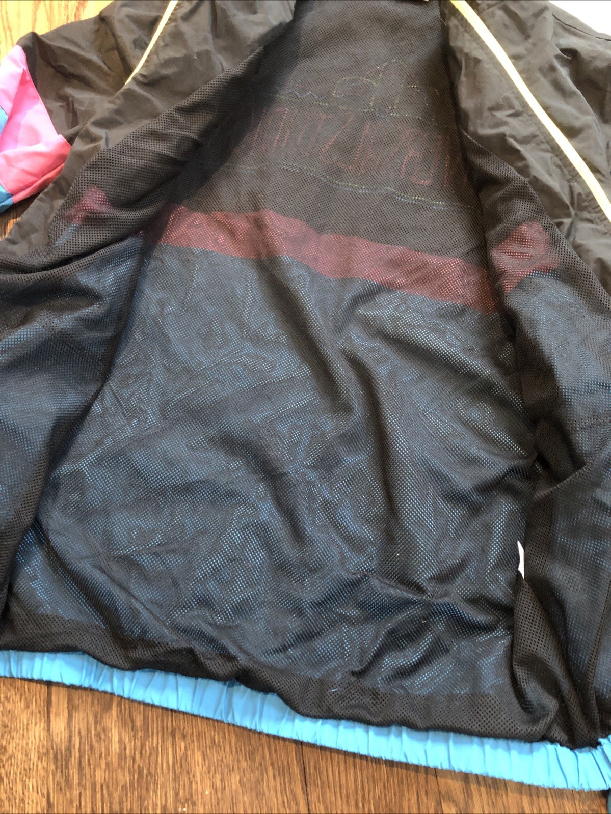 Universal Studios Hooded Jacket Size Small Windbr… - image 5