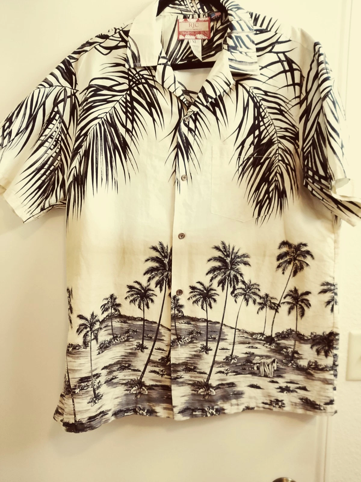 RJC Hawaiian shirt khaki/black USA S/S palm trees, beachy, travel, artsy, party
Opens in a new windo