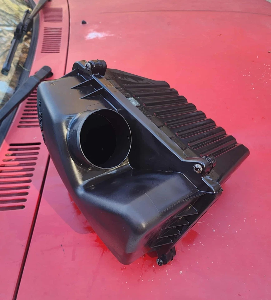 1996-05 Chevrolet S10 GMC S15/Sonoma Pickup OEM Air Intake Cleaner Box 2.2 Liter - Image 2 of 4