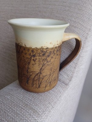 Große Studiokeramik strukturierte Handarbeit Kunsthandwerk Tasse signiert EK mit Handabdruck