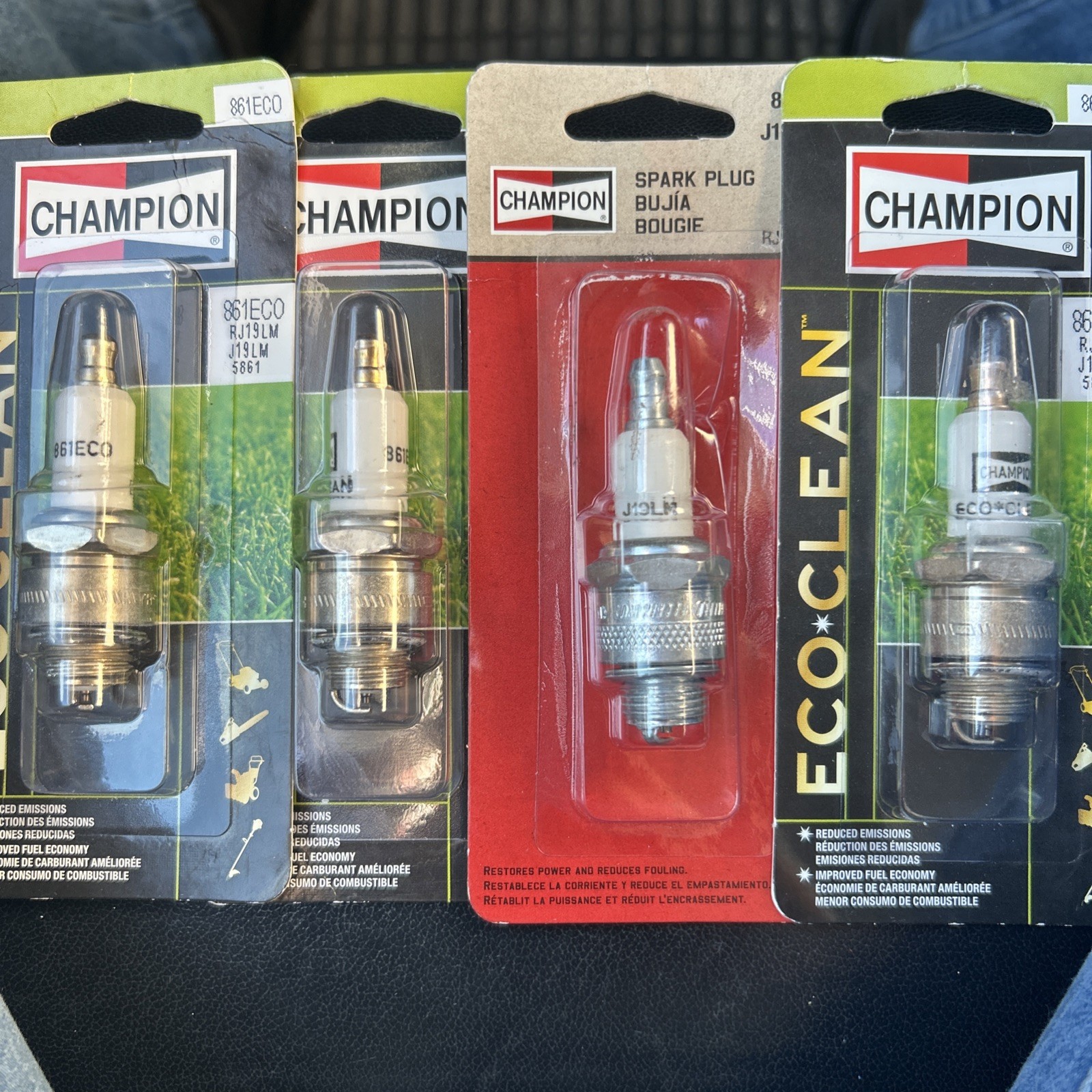 Champion 861ECO Spark Plugs 4 PACKS Eco Clean New