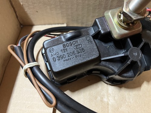 Volvo 240 240 245 86-93 Scheinwerferwischer Motor R Bosch headlight wiper NOS - Bild 4 von 4