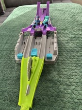 Hot Wheels Abschussrampe mit 2 Autos DHY27