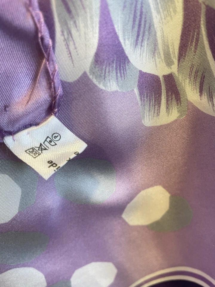 AS# Lancôme Paris Bufanda de Seda Pura Púrpura Estampado de Plumas Lunares Cuadrado De Colección Foto 4 de 4