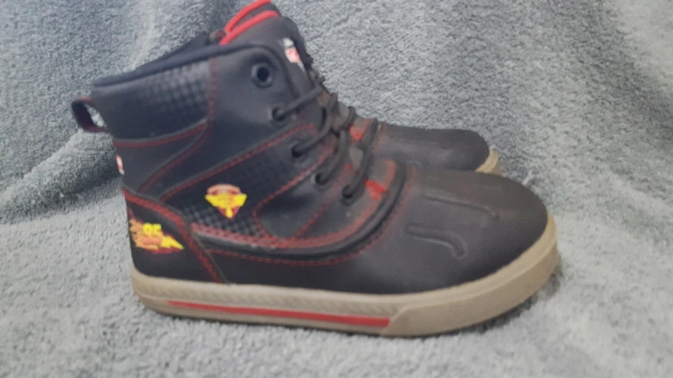 迪士尼皮克斯汽车 2 靴子 9 码 学步儿童 — 第 4/4 张图片