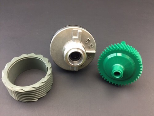 TH400 15 & 42 Tooth Speedometer Gear Combination With TH400 Housing - Picture 2 of 2