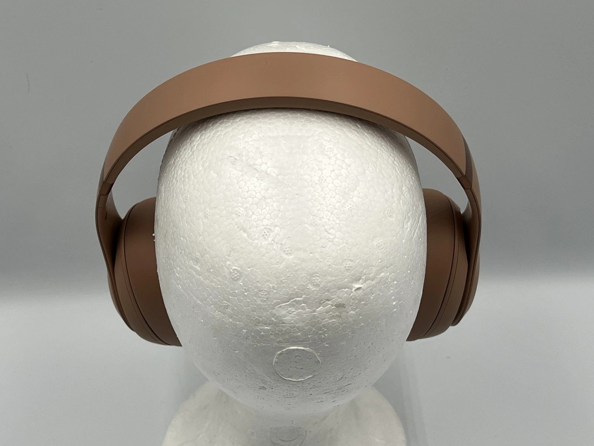 Beats Studio Pro × KIM MW673PA Amazon.com: Beats Studio Pro x Kim Kardashian – Bluetooth