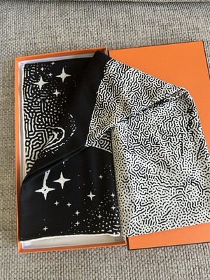 NEW In Box HERMÈS Noir / Blanc 100% Cashmere Clair de Lune Shawl