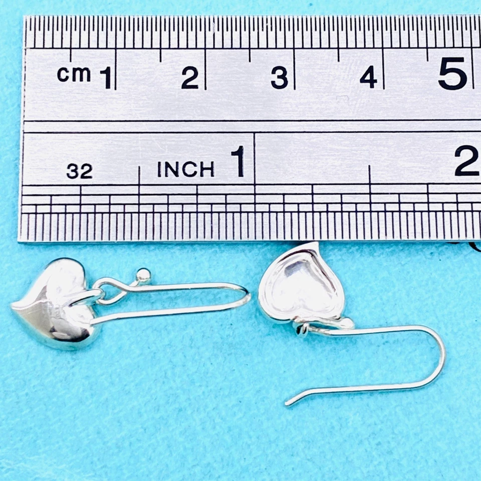 Orecchini pendenti cuore intagliato Tiffany & Co. Elsa Peretti argento sterli... - Immagine 4 di 4