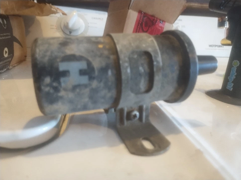 Катушка зажигания 1987 Subaru GL DL 1,8 л EA82 Hitachi - Изображение 4 из 4