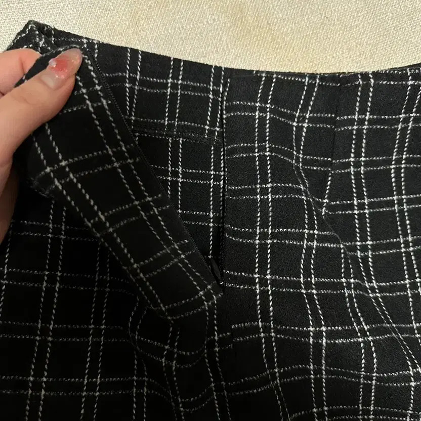 Checked Pattern Women's Suit Set with Jacket and … - image 5