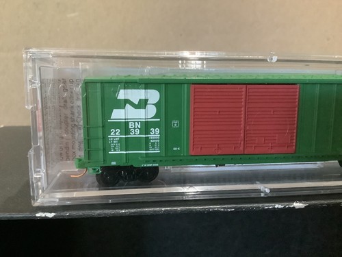 Burlington Northern N Scale 50' Double RED Doors Box Car MTL #030 00 200-MINT - Picture 2 of 7