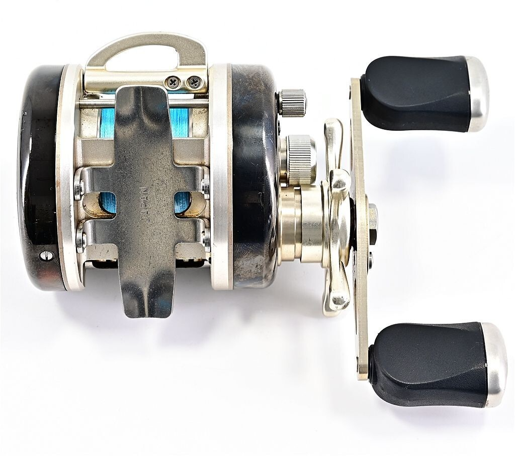 Ryobi Varius F300 Bait casting Right Reel Bass Fishing made Ryobi Varius F300 Bait casting Right Reel Bass Fishing made