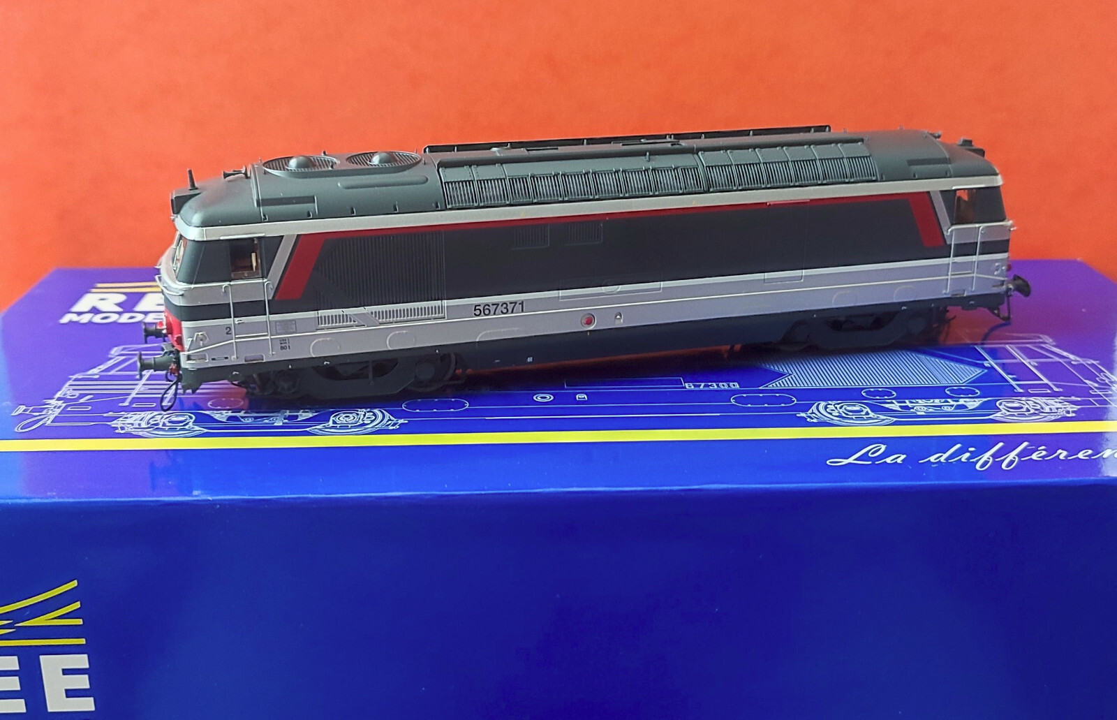 Locomotive diesel BB 67371 Corail SNCF d'exception REE Modèles MB-153