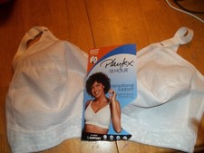 Lot 480 - bra Playtex 18 hour 20/27 wirefree white NEW - size 42DDD
