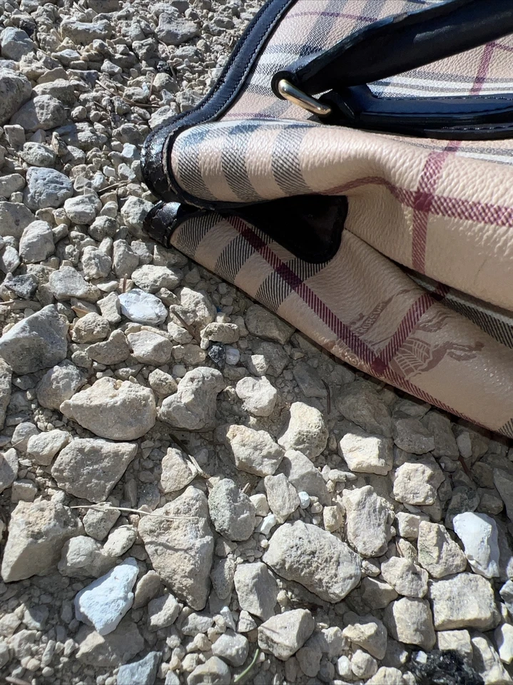 Burberry Monedero Haymarket Newfield Bolso de Mano de Lona Recubierta 9t 12 L 6 Foto 4 de 4