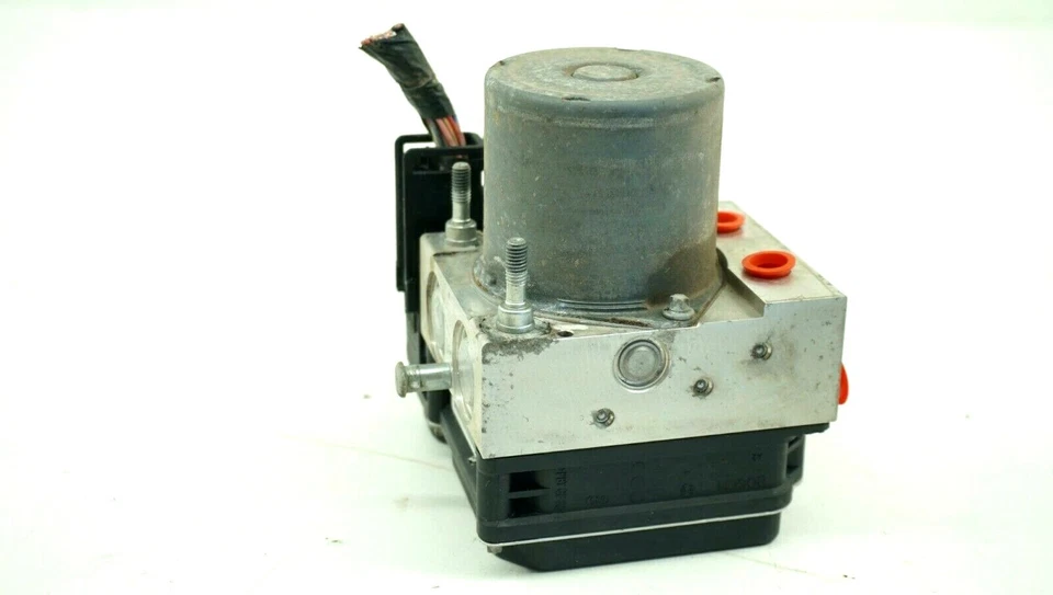 Toyota Camry XV40 LE 2010 2,5 L gasolina ABS antibloqueo bomba de freno módulo de control OEM Foto 3 de 4