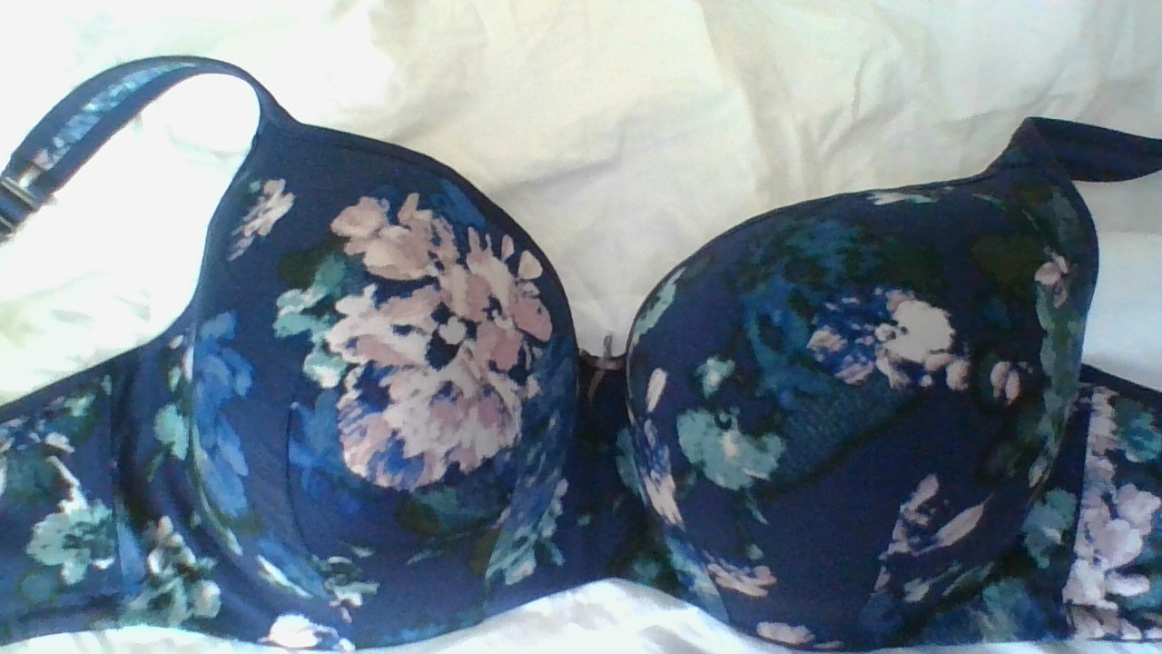 Cacique Pretty Blue Floral Bra Size 46C Lightly Lined Balconette Nylon/Spandex