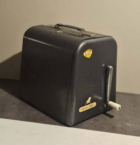 Duplicateur portable RONEO 250 ( circa 1960 , Angleterre ) machine à copier