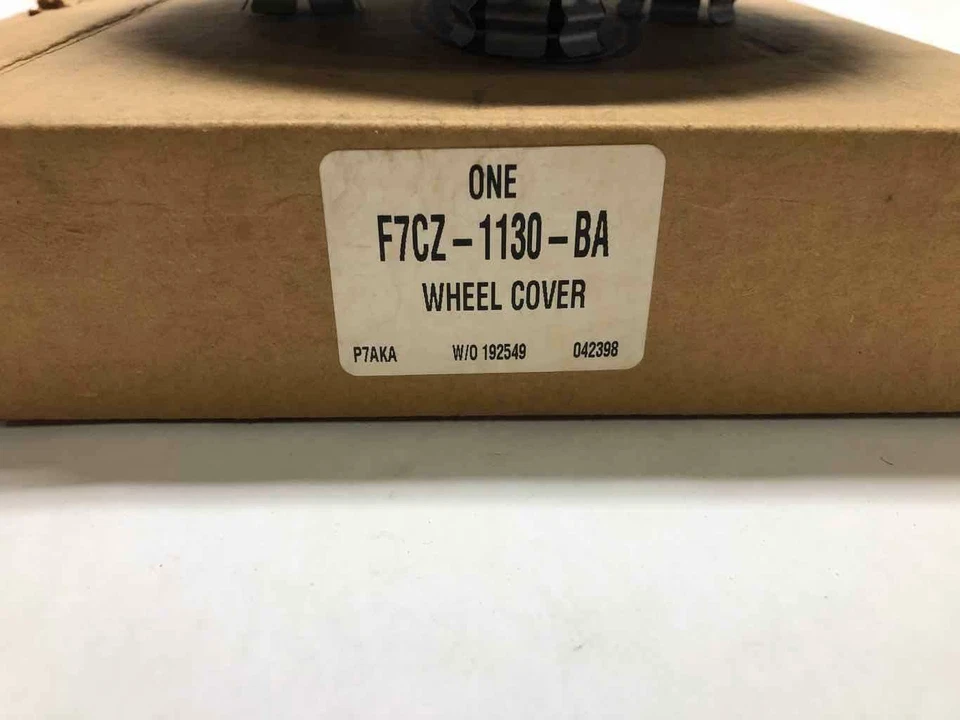 Ford Escort 1997 1998 nuevo stock antiguo nuevo tapacubos de rueda tapa central identificación de fabricante original F7cz1130ba Foto 2 de 4
