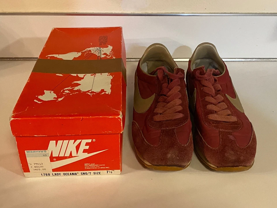 RARE / COLLECTIBLE 1982 NIKE LADY OCEANA WOMAN'S SIZE 7 1/2 SHOES 1788, USED - Image 3 of 4