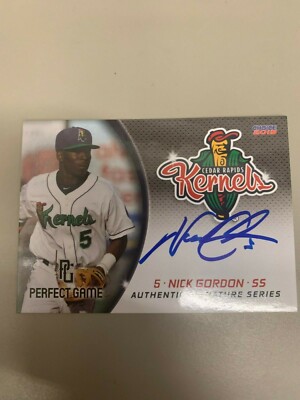 Nick Gordon 2015 Signed Cedar Rapids Kernals Team Card