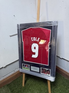 Maglia firmata Andy Cole autografata incorniciata 1999 UNITED CHAMPIONS LEAGUE COA