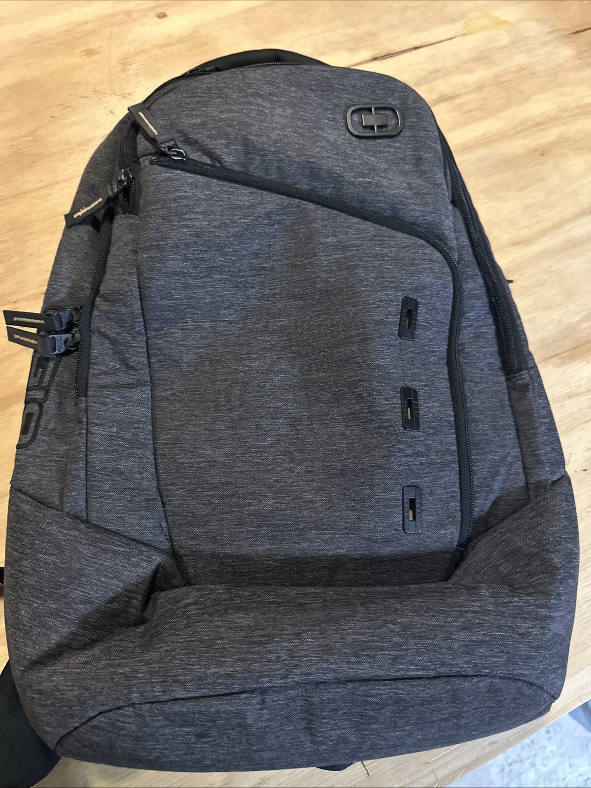ogio back pack laptop bag  Rewt15 