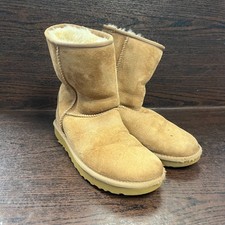 UGG Classic Short II Womens Boots Size 8 Chestnut Suede Shearling Lined 1016223