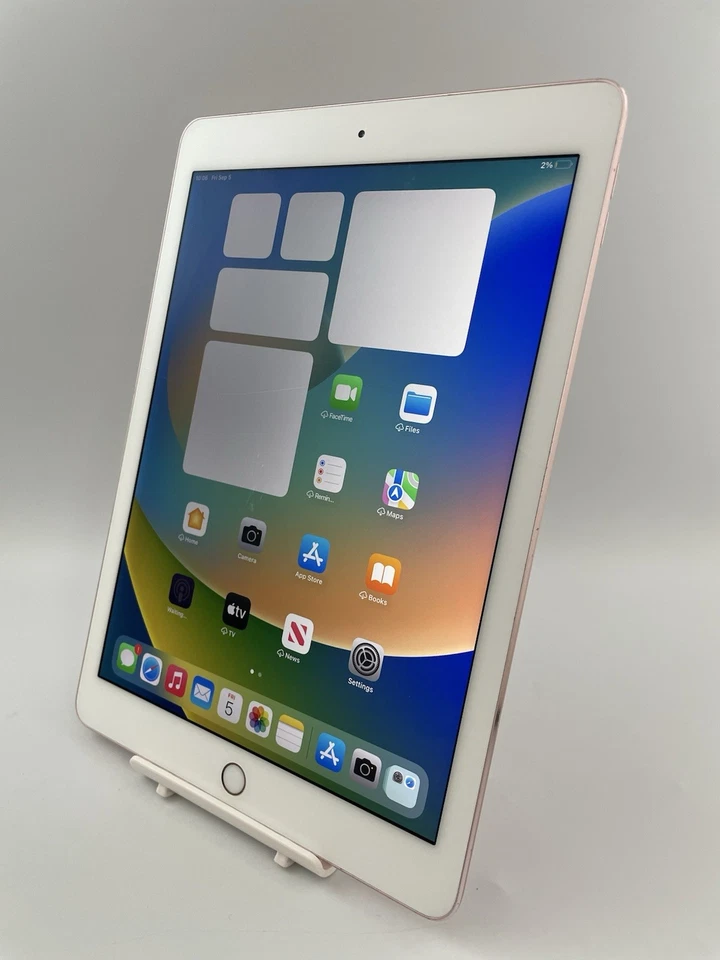 Apple iPad Pro 1st Gen A1673 Rose Gold WiFi 128GB 9.7" Retina iOS Tablet Cracked - Image 4 of 4