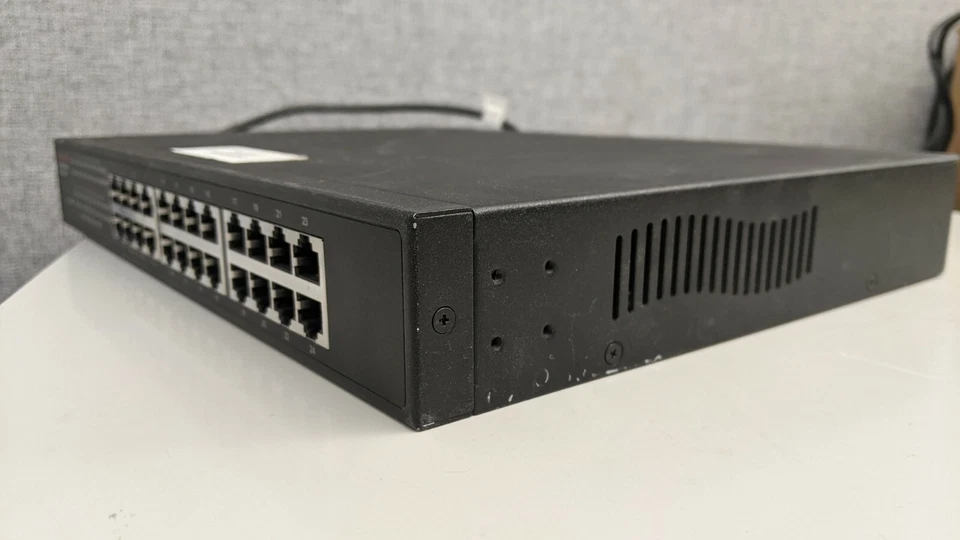 US Robotics USR997931 24-Port Gigabit Switch - Image 4 of 4